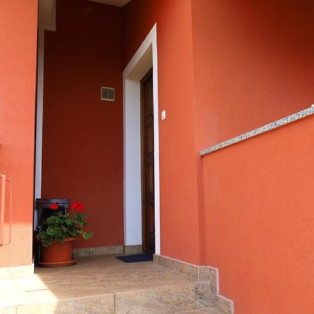Apartment Zita With 1 Bedroom In Relaxing Surroundings Near Umag Kültér fotó