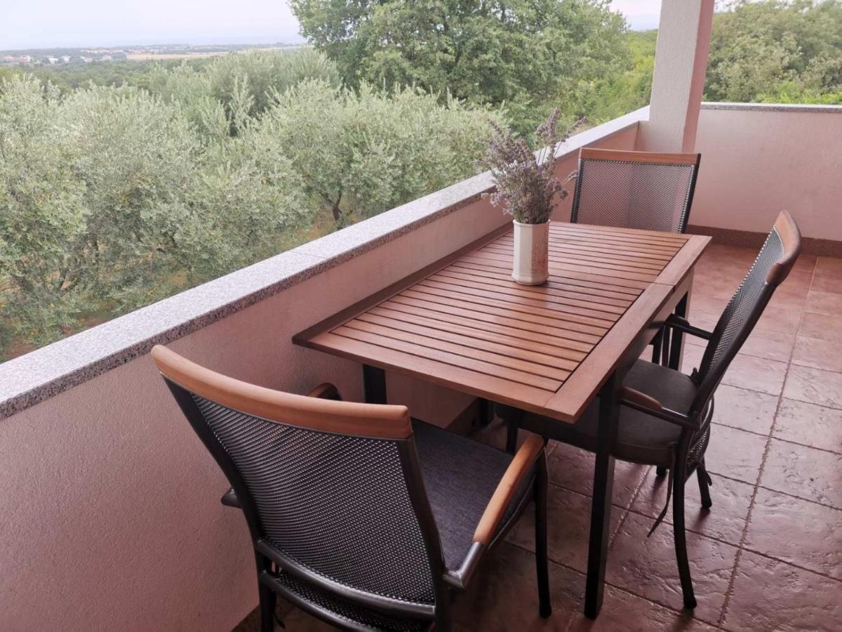 Apartment Zita With 1 Bedroom In Relaxing Surroundings Near Umag Kültér fotó